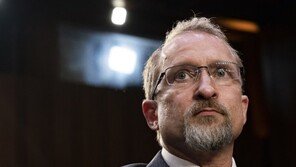 “FBI, 트위터에 ‘중국 정보요원 1명 이상 근무’ 경고”