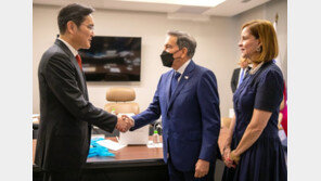 ‘해외행보’ 이재용…美·英서 尹 대통령과 ‘연합 유치전’ 나선다