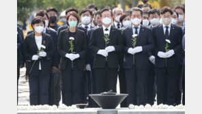 이재명, 취임 후 첫 봉하마을 찾아…“국민 삶 책임지겠다”
