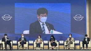 “돌고래에 법인격 부여하자”…생태법인 제도 도입 논의