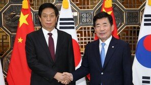 김진표 ‘한중일 3국 의장회의’ 제안…中리잔수 “진지하게 검토”
