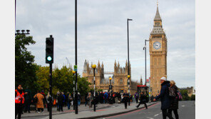 ‘英 여왕 국장’ 런던 한복판서 흉기 휘두른 남성 체포…경찰 2명 부상