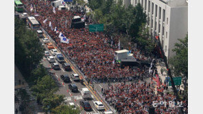 ‘참여율 0.8%’ 금융노조 파업… 출근길 도심 막고 거리행진 