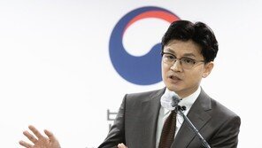 법무부 “스토킹, 피해자 원치 않아도 처벌 추진” 