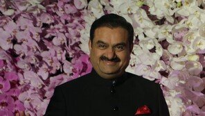 인도 아다니, 베이조스 제치고 세계 부호 2위 올라