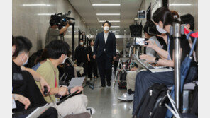 與 윤리위 18일 긴급 전체회의…‘이준석 추가징계’ 논의할 듯