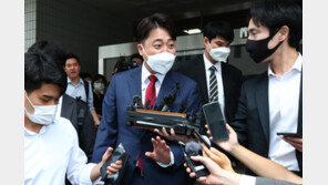 이준석, 윤리위 겨냥 “오늘도 윤핵관 이익을 위하여 무리수”