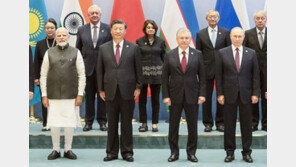 시진핑 “전쟁 우려” 모디 “평화의 길 가야”… 믿었던 ‘우군’ 中-인도에 왕따 당한 푸틴