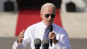 美중간선거 앞두고 민주·공화 동률 지지율…바이든 지지율 상승