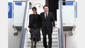 尹 “자유·평화 수호 여왕 못 잊어”…찰스 3세 “먼 곳까지 와줘 감사”