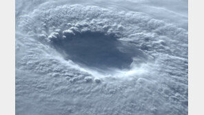 우주서 본 거대 ‘난마돌’…“아름다워 보이지만 지구선 끔찍”