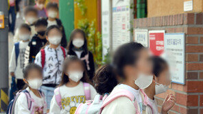 “마스크 이제 벗자…OECD 중 우리만 남아” 의료계서도 견해