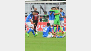 김민재, ‘디펜딩챔피언’ AC밀란까지 봉쇄…나폴리, 7경기 무패 리그 선두