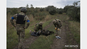 우크라전 207일, 젤렌스키 “또 다른 승리 준비”…동·남부 공방전 계속