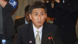 이산가족상봉 실무 맡은 北 박용일 사망…김정은, 화환 보내 애도
