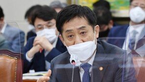 김주현 금융위원장 “산은 우량자산 시중은행 이관, 논의한 적 없다”