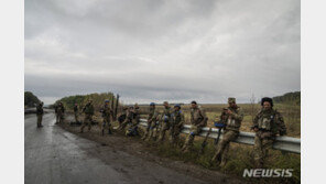 우크라전 208일, 리시찬 인근 마을도 탈환한 우…러, 남부 원전 공격