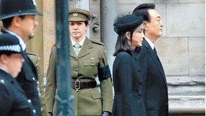 대통령실 “의전 홀대? 인류의 슬픔을 정치적 이용…더 슬픈 일”