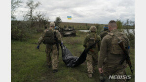 우크라전 211일, 자포리자·도네츠크서 교전…최소 7명 사망