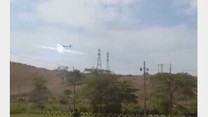 헬기, 전깃줄 걸려 추락…탑승객 4명은 멀쩡