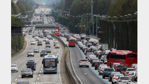 ‘맑고 선선한 날씨’ 교통량 평소 주말과 비슷, 서울→부산 5시간4분
