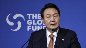 與, 尹 ‘막말 논란’에 비호 총력전…“광우병 획책” “조작선동의 티키타카”