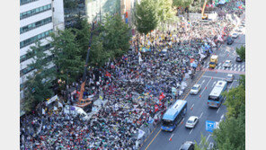 주말 서울 도심 잇단 대규모 집회-행진에 교통혼잡 극심