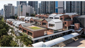 빽빽한 아파트 속 전원주택 마을?…집보다 더 집 같은 ‘학교’입니다