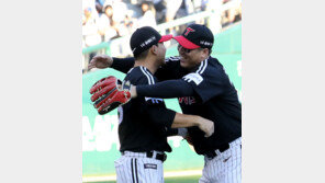 김민성 결승 ‘만루포’… LG, SSG에 연장 뒤집기