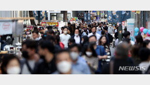 ‘실외마스크 착용 의무’ 전면 해제…“유증상자는 써야”