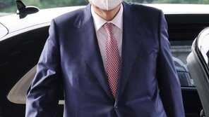尹대통령 긍정평가 34.6%…“비속어 논란에 주말 하락”[리얼미터]