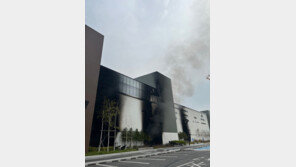 “현대아웃렛, 오픈한 지 2년밖에 안됐는데 화재라니…“