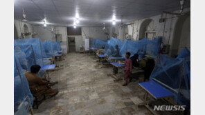 역대급 홍수 파키스탄 전염병 창궐…“어린이, 매일 10명 사망”