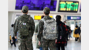 軍 장병들도 실외서 마스크 벗는다…군가 부를 땐 착용 권고