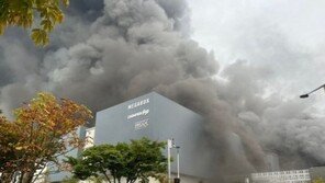 경찰 “아울렛 화재 희생자 사인, 일산화탄소 중독”