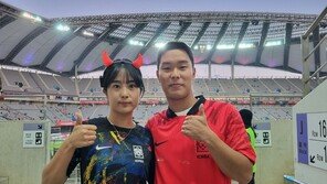 마스크 ‘벗고’ 새 유니폼 ‘입고’…붉게 물들어가는 상암