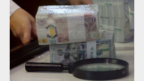 英 파운드 폭락에 결국 개입…“2주간 장기국채 매입”