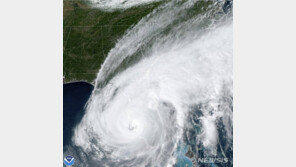 초대형 4등급 허리케인 ‘이언’ 美플로리다 상륙…130만 가구 정전