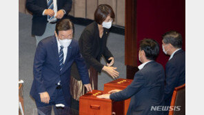 대통령실, 박진 해임안 통과에 “입장없다”…尹, 거부권 행사할듯