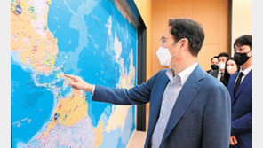 30대 지점장들에 ‘거꾸로 된 세계지도’ 보여준 이재용 