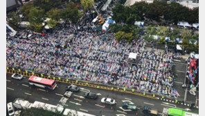 연휴 마지막 날, 대규모 도심집회…일부 참가자 광화문광장 침범	