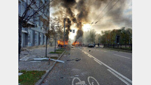 키이우 공격 러시아에…G7 “야만적”·젤렌스키 “테러리스트”