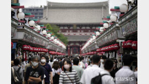 일본 거리 외국인들로 가득찼지만…구인난·노마스크 등 혼란 여전