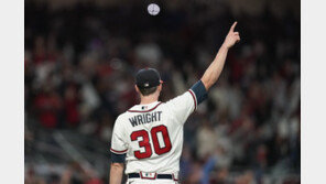 다승왕 효과 ‘피안타 12→3개’… 애틀랜타, NLDS 균형 맞춰