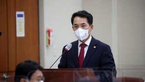 보훈처장, 신천지 이만희 국가유공자 지정에 “제도개선 필요”