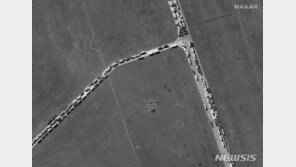 크름대교 폭발에 발묶인 러 화물차…“본토 귀환 대기만 3~4일”