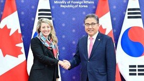 박진 “北, 한반도 긴장 고조시켜” 加 외무장관 ‘대북제재 이행’ 의지