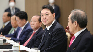 尹 대통령, 與 원외당협위원장 초청 오찬…‘총선 승리’ 힘 싣기?