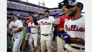 PS 막차 필라델피아, 디펜딩챔피언 애틀란타 꺾고 12년 만에 NLCS행