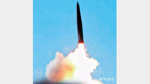[단독]‘괴물 탄도미사일’ 현무-5, 軍 ‘대북 경고’ 공개 검토…北 도발원점 초토화 위력